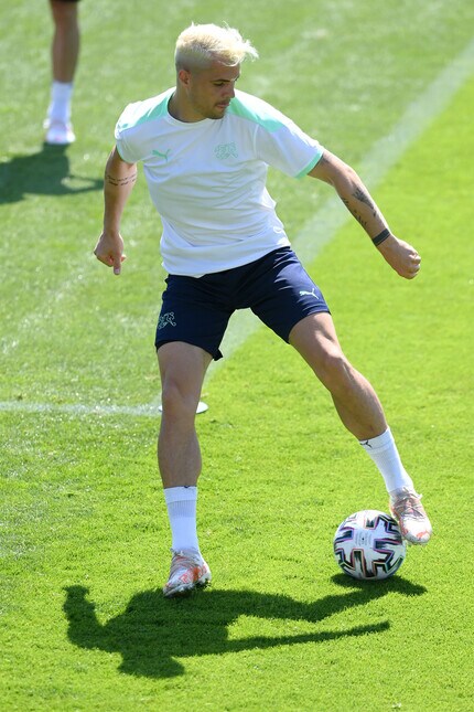 Svizzera, l'allenamento al Tre Fontane: Xhaka biondo