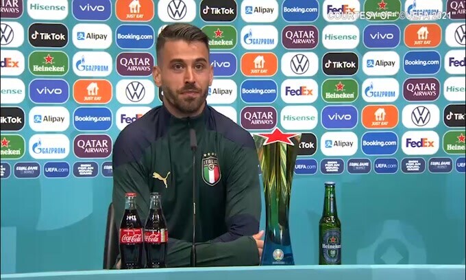 Spinazzola scherza: "Non mettete la birra davanti?"
