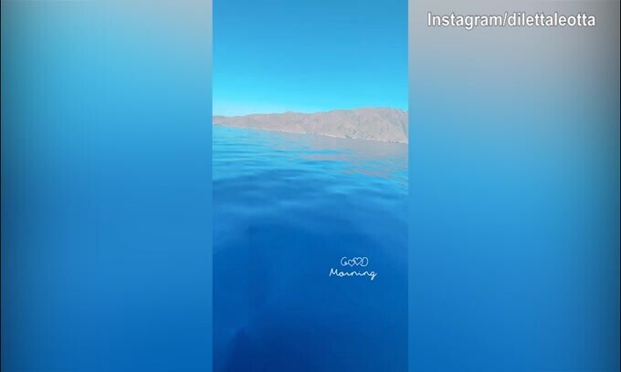 Il buongiorno di Diletta Leotta dal mare della Turchia