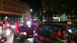 Italia in finale, caroselli per Roma