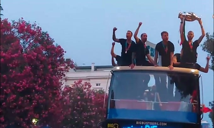 Euro 2020: polemiche sul pullman scoperto, la replica di Gravina