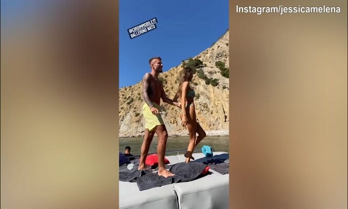 Ciro e Jessica, che ballo sexy sulla barca!