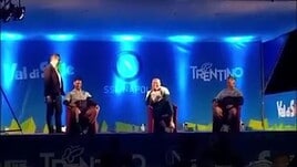 Napoli, Spalletti canta dal palco di Dimaro