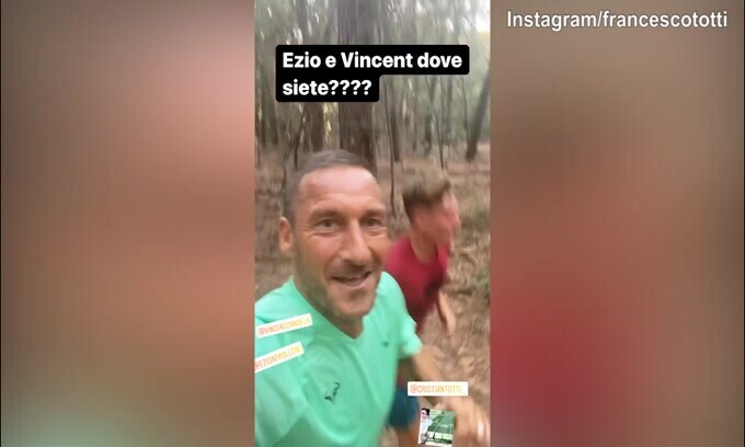 Totti corre con il figlio e chiede a Candela: "Dove sei?"