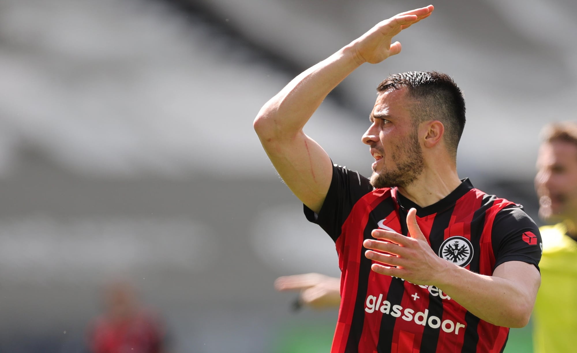 Lazio, Tare all'Eintracht: “Strano comportamento con Kostic“