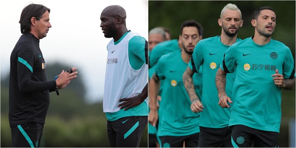 Inzaghi a colloquio con Lukaku: l'Inter prosegue gli allenamenti