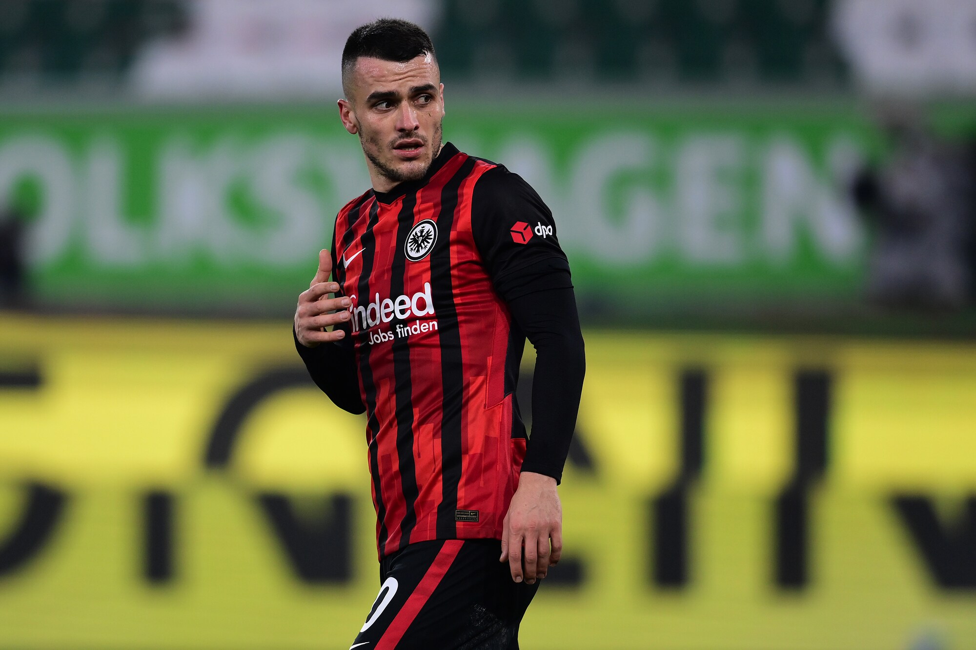 Lazio, i tifosi a Kostic: “Vieni!”. E i like di Milinkovic…
