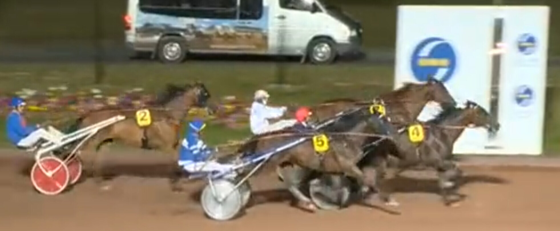 010837403 72028b2b d56a 4210 afca 549d4d472c71 - Valzer subito coinvolgente 010837403 72028b2b d56a 4210 afca 549d4d472c71 - Valzer subito coinvolgente