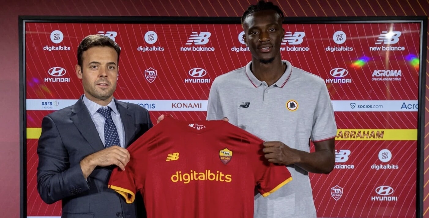 Abraham alla Roma, ora è ufficiale: “Voglio vincere trofei. Un onore essere il nuovo 9”