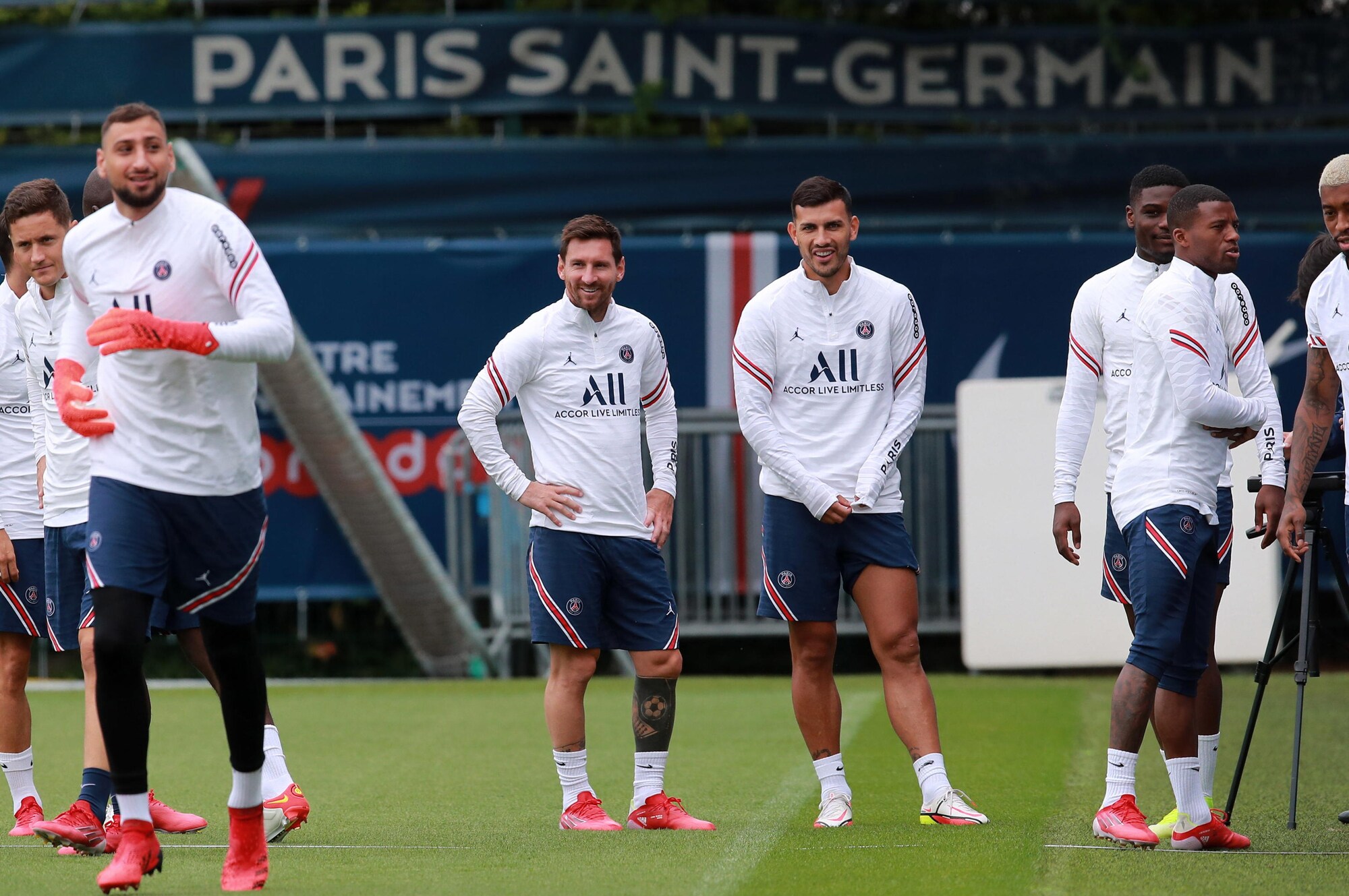Psg, Messi e compagni vestiranno abiti Christian Dior