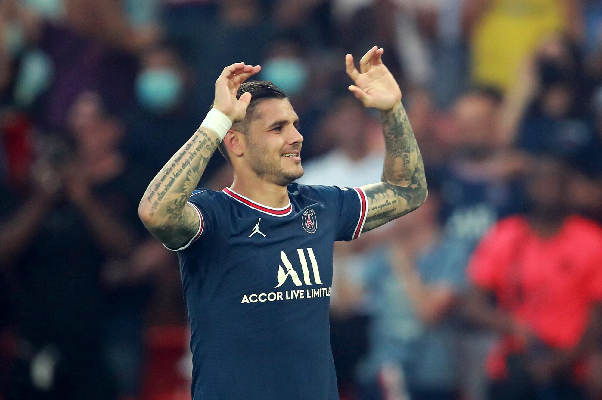 Psg, tegola Icardi: distorsione alla spalla per l'argentino