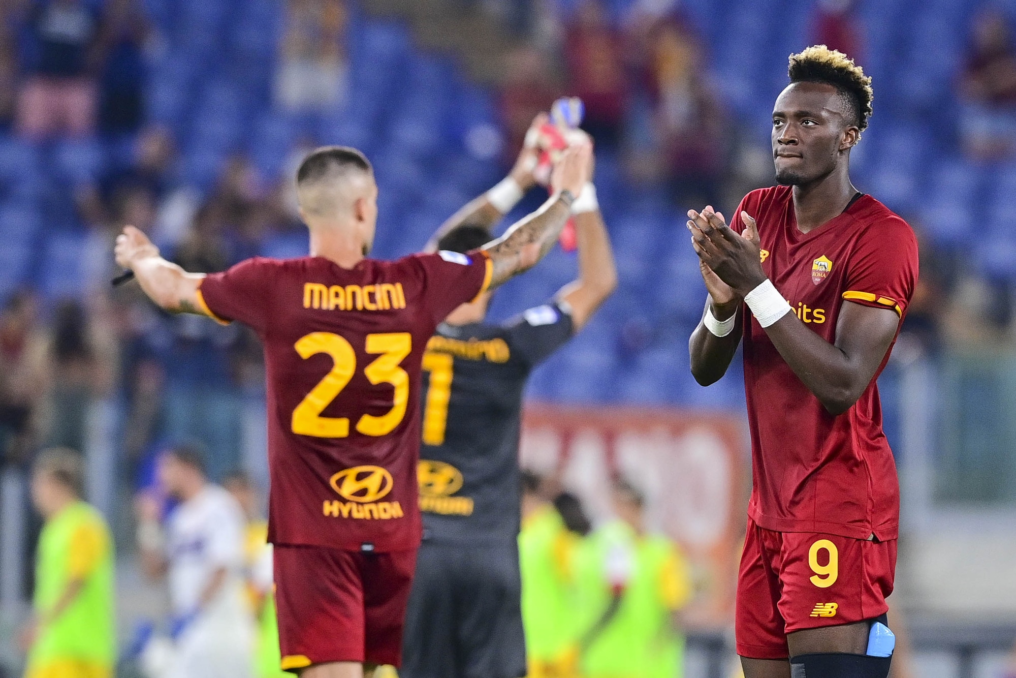 Abraham pazzo di Roma: “Bravi ragazzi, prima vittoria. Tifosi? Sostegno incredibile”