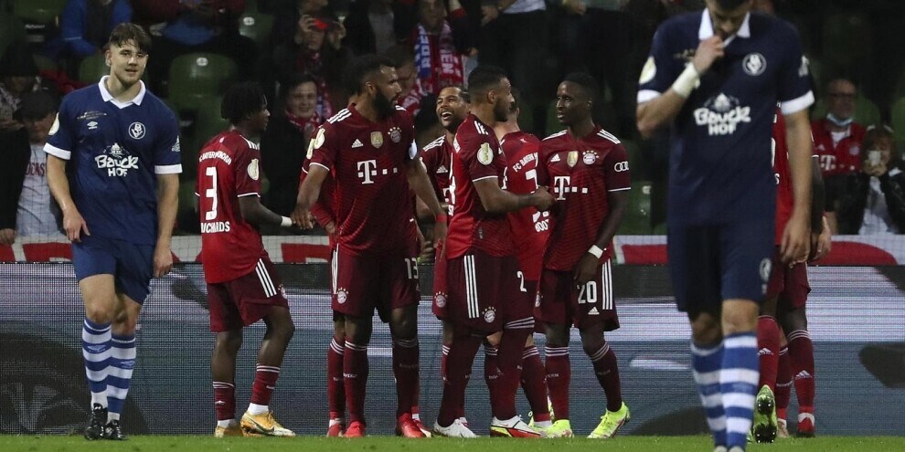 Bayern, salta il rientro dopo la vittoria in Coppa: colpa di una bomba