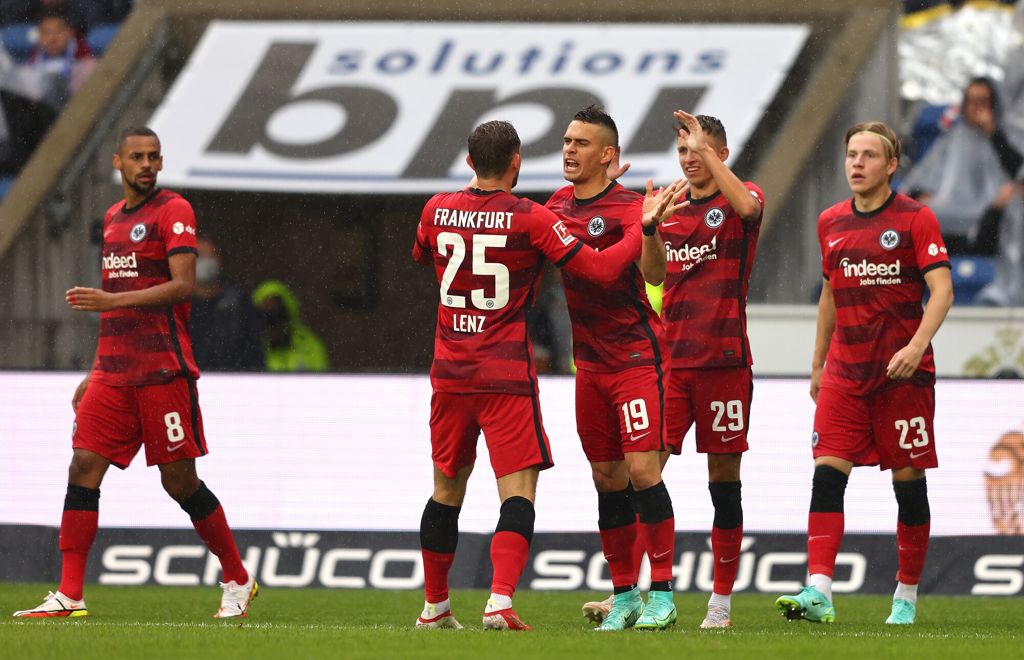 Schick a segno nel poker del Bayer. Hauge illude l'Eintracht