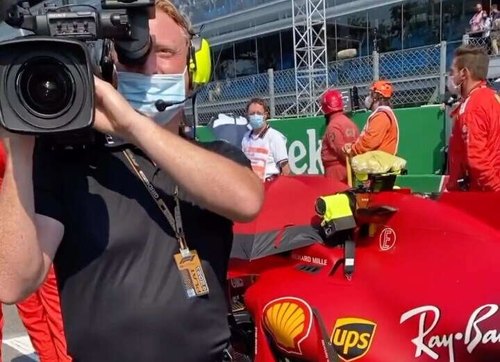 Totti a Monza per il Gp. Filma la Ferrari ma si 'arrabbia' col cameraman