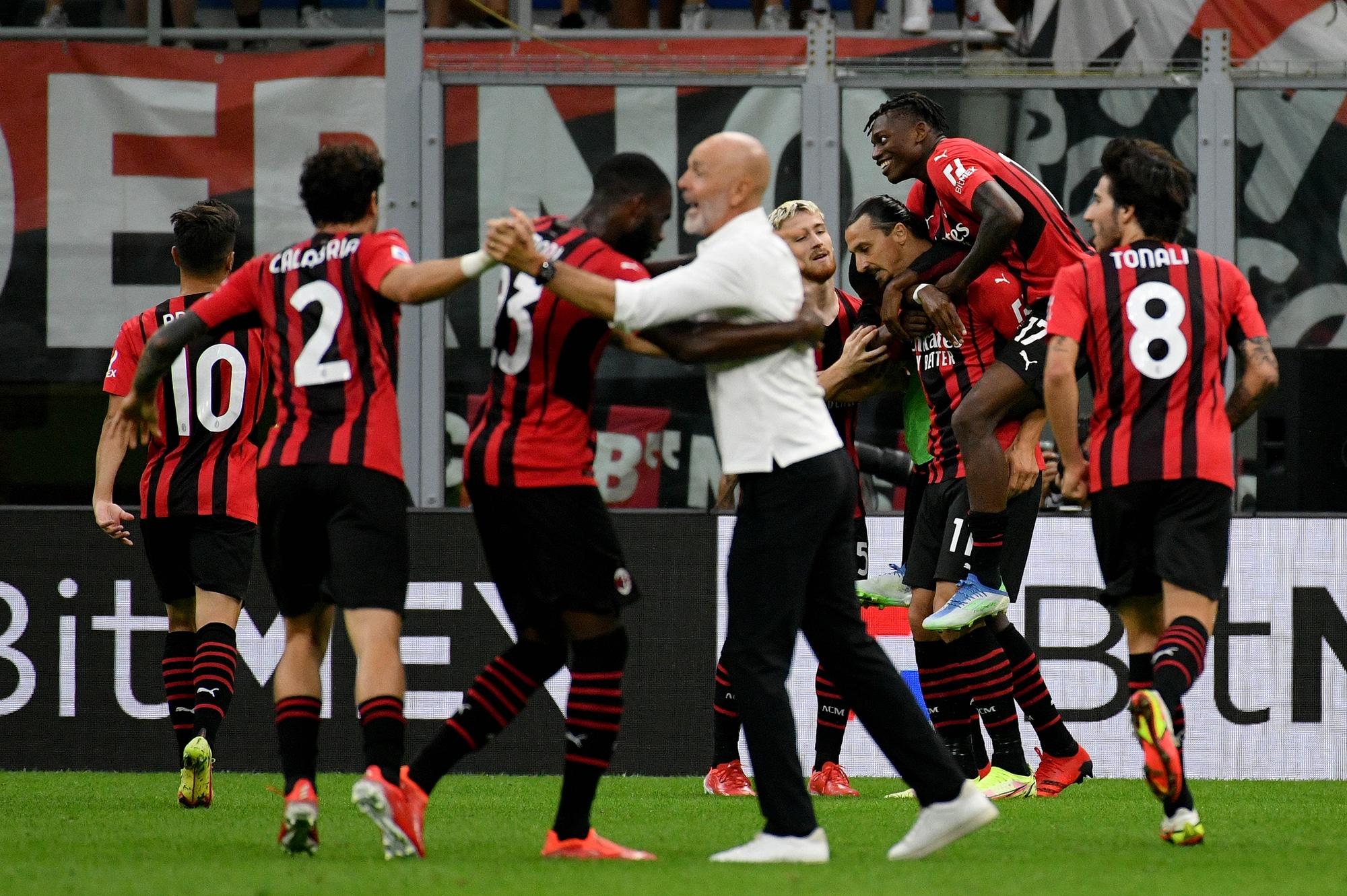 Milan-Lazio 2-0: Leao e Ibrahimovic stendono Sarri