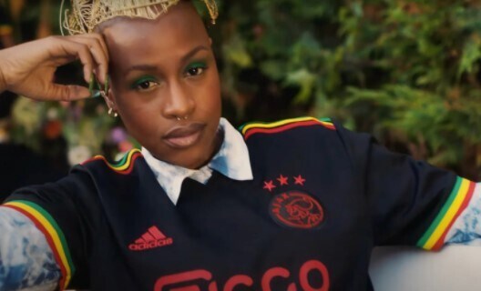 Uefa, l'Ajax non potrà usare la maglia dedicata a Bob Marley: ecco il motivo