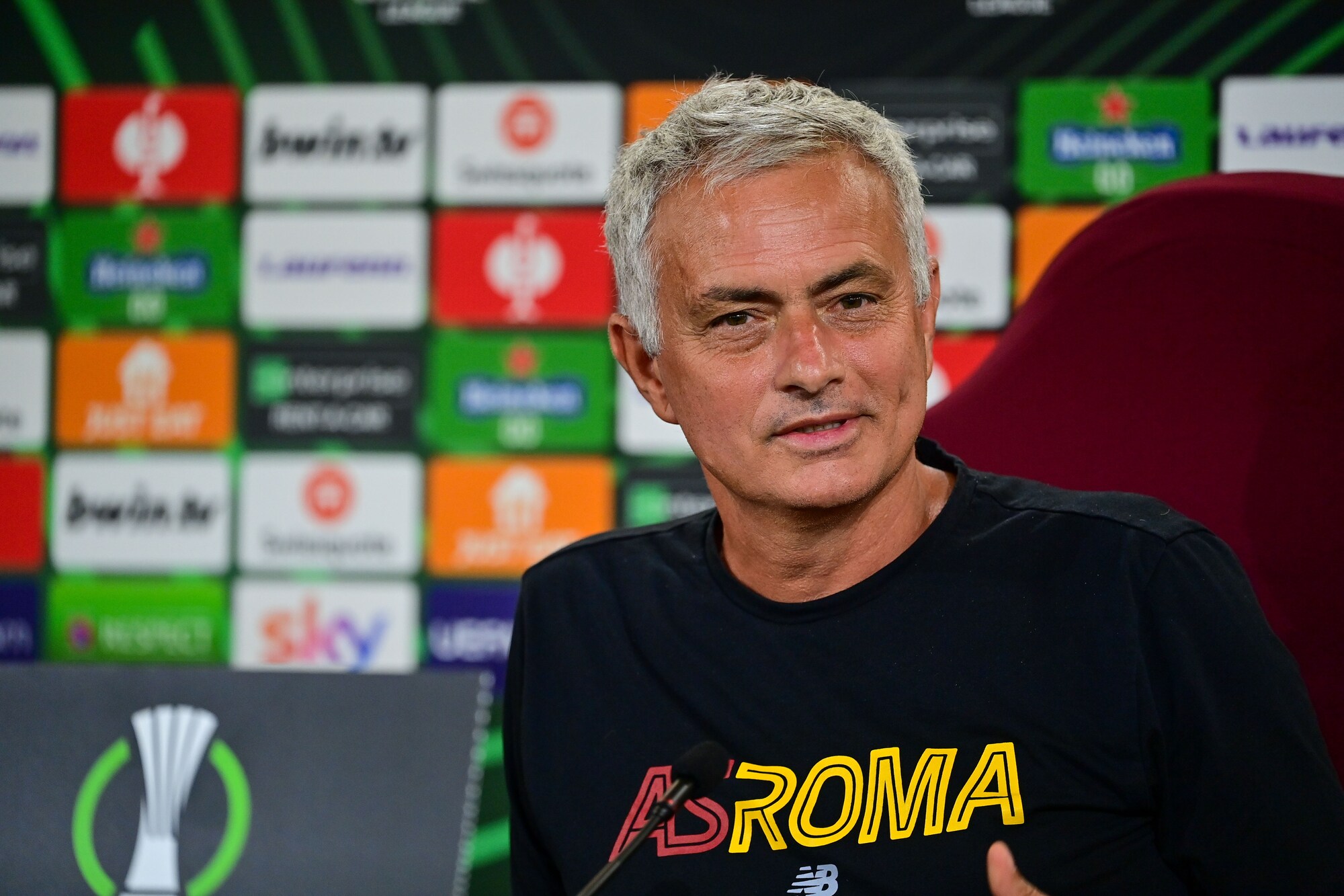Mourinho val bene una Conference League: un network l'acquista solo per lui