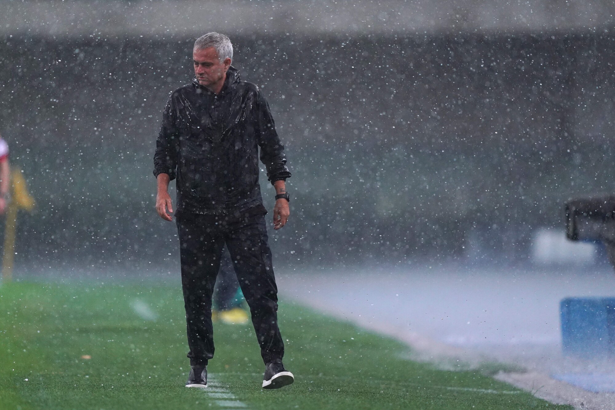 Roma, Mourinho furioso con la squadra: la reazione a bordocampo