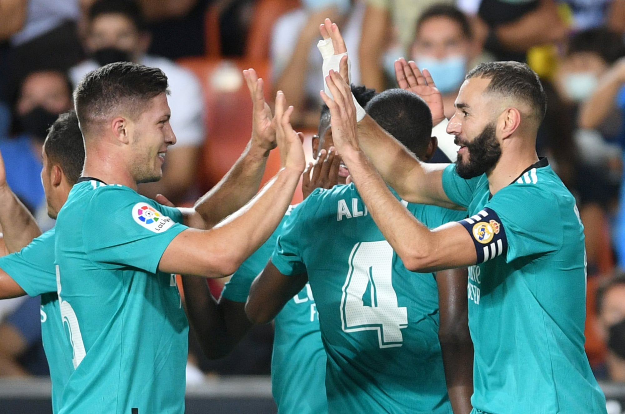 Il Real Madrid di Ancelotti ribalta il Valencia e vola in vetta