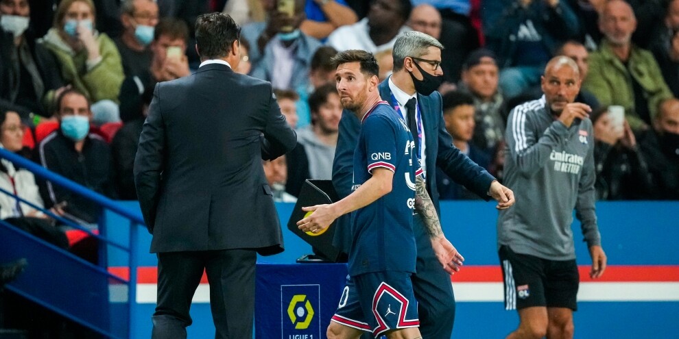 Messi sostituito, gelo con Pochettino. È già bufera al Psg