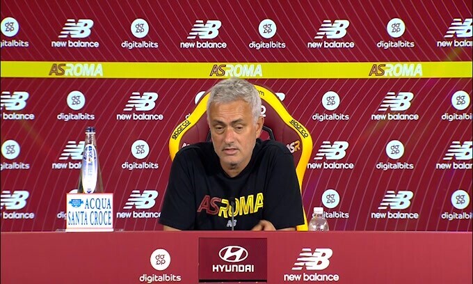 Mourinho: "Sono qui per la mia esperienza e la mia maturità"