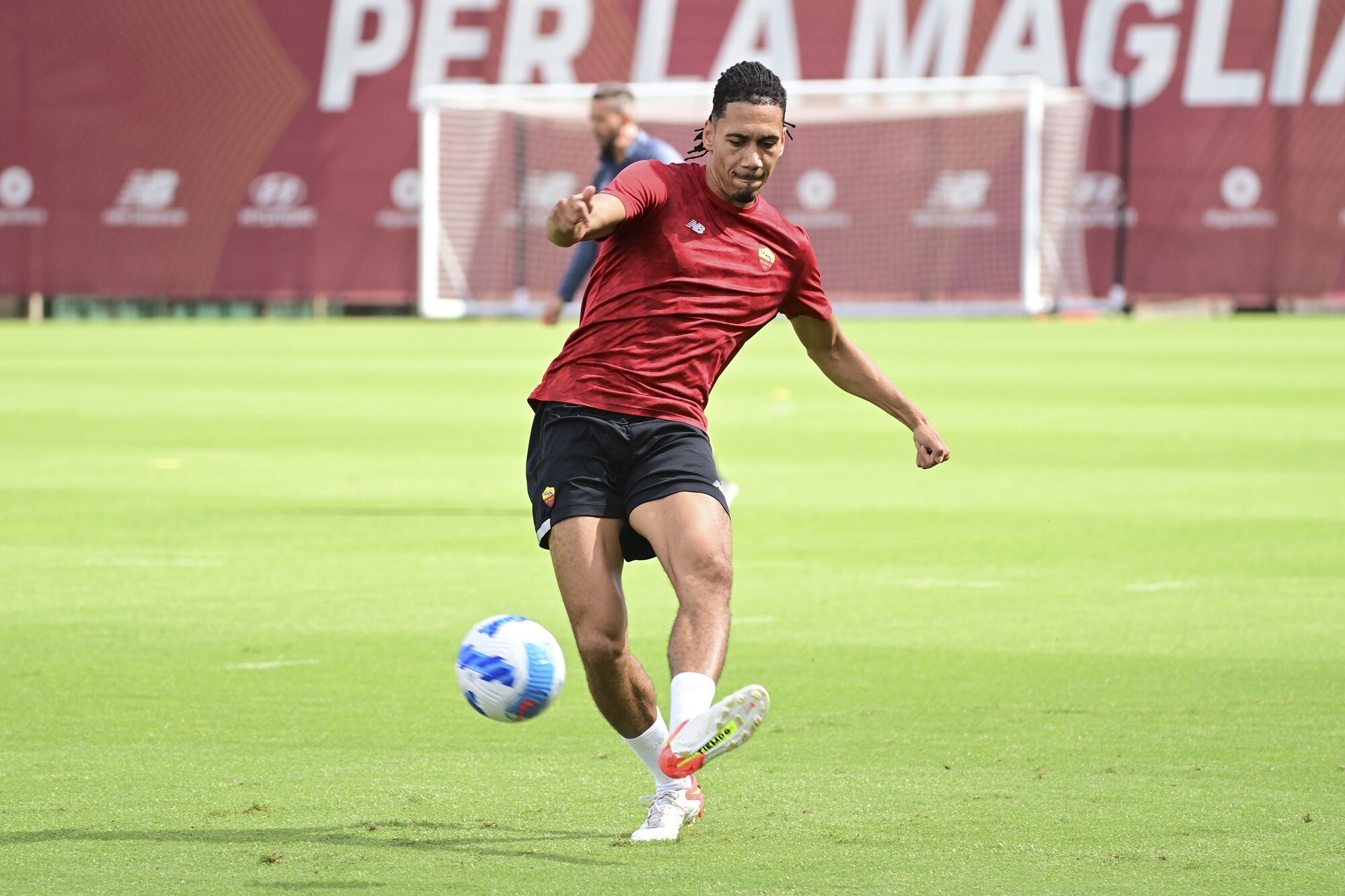 Roma, Mourinho sorride: Smalling corre a Trigoria e il rientro si avvicina