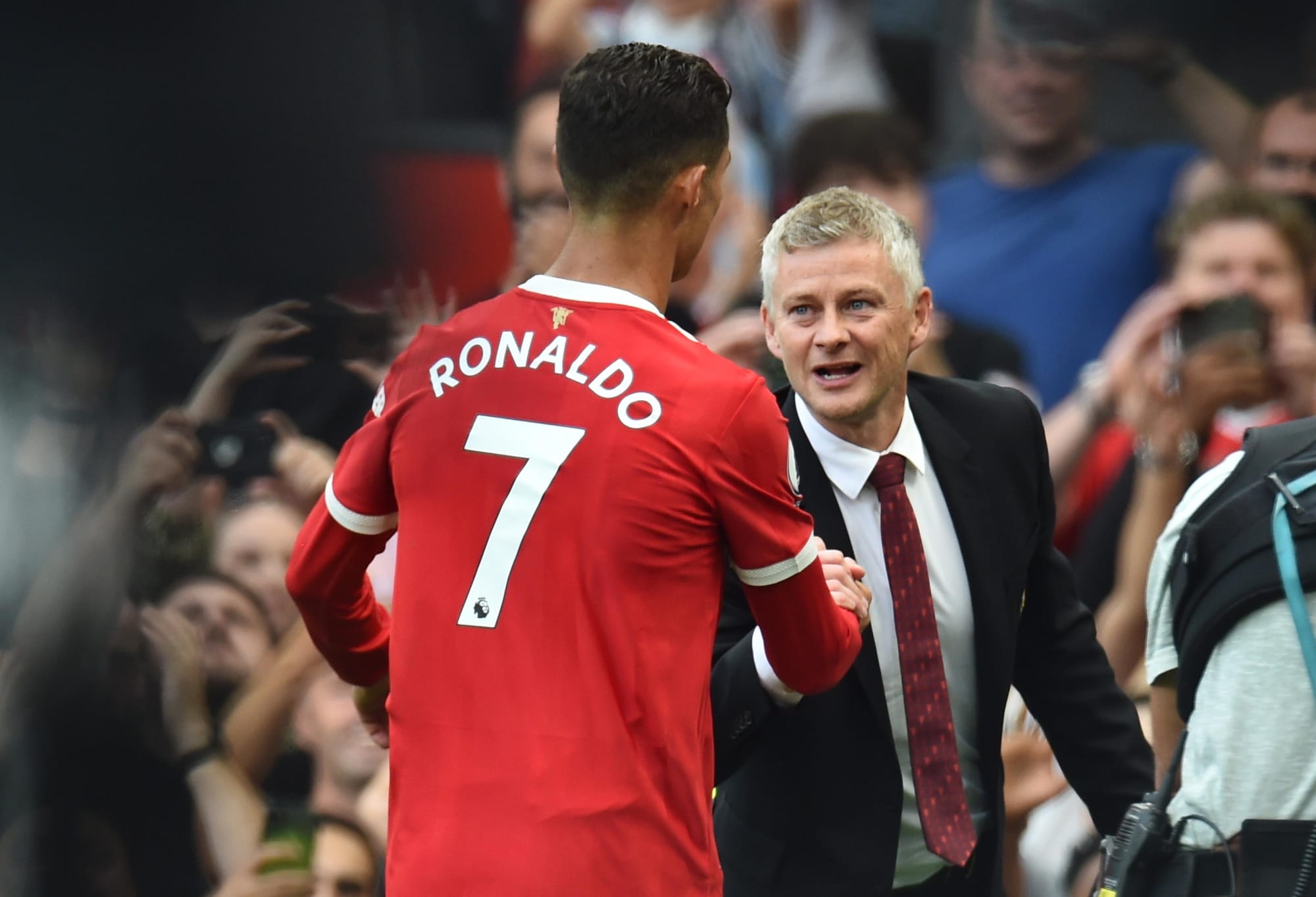 Neville attacca Ronaldo: “Sta mettendo in difficoltà Solskjaer“