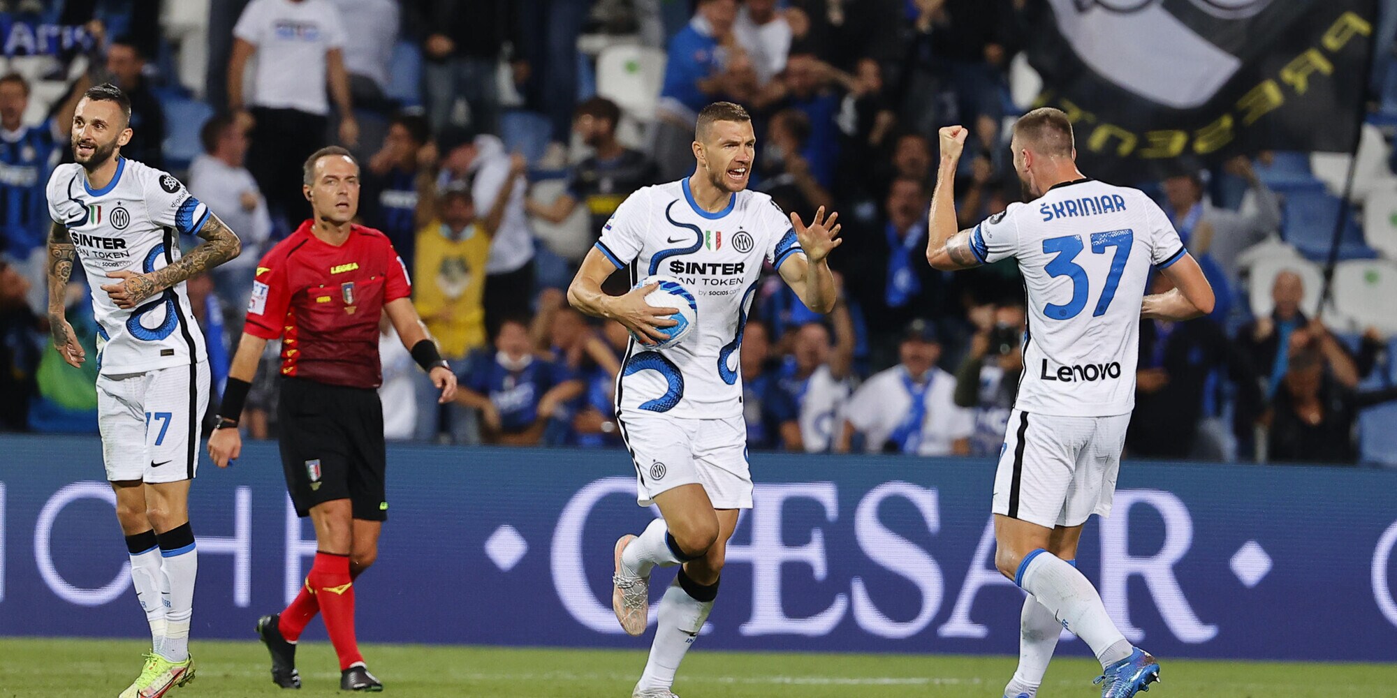 Dzeko show trascina l'Inter alla rimonta: Sassuolo battuto 2-1