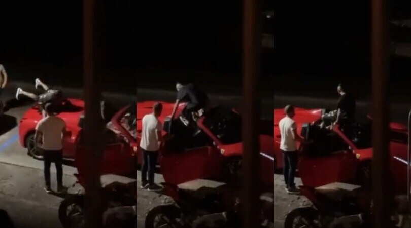 Vidal che combini: capriole e acrobazie, non riesce a salire sulla sua Ferrari! VIDEO