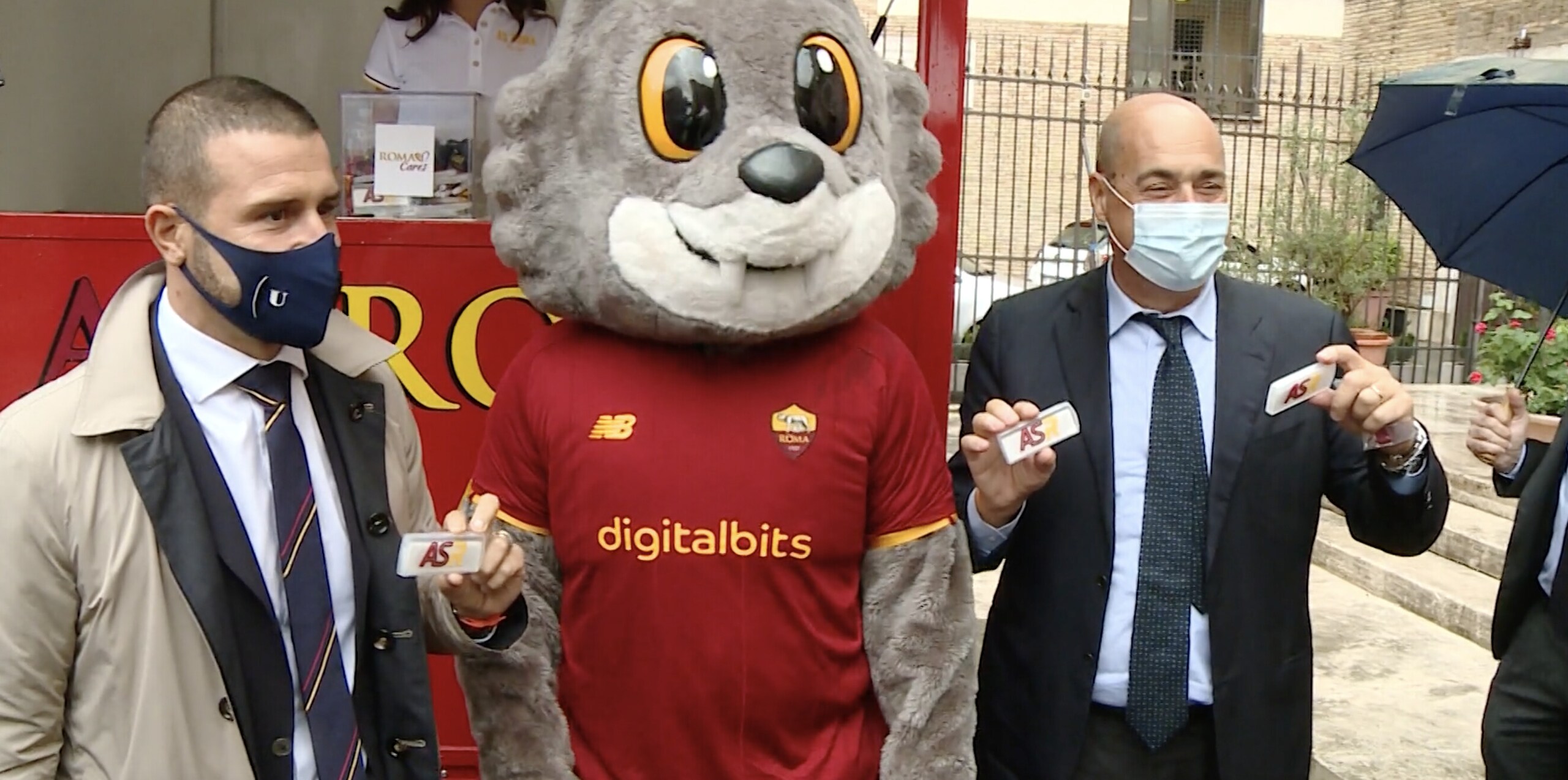 Roma, campagna vaccinale a Testaccio. Zingaretti: “Colpito dall'impegno“