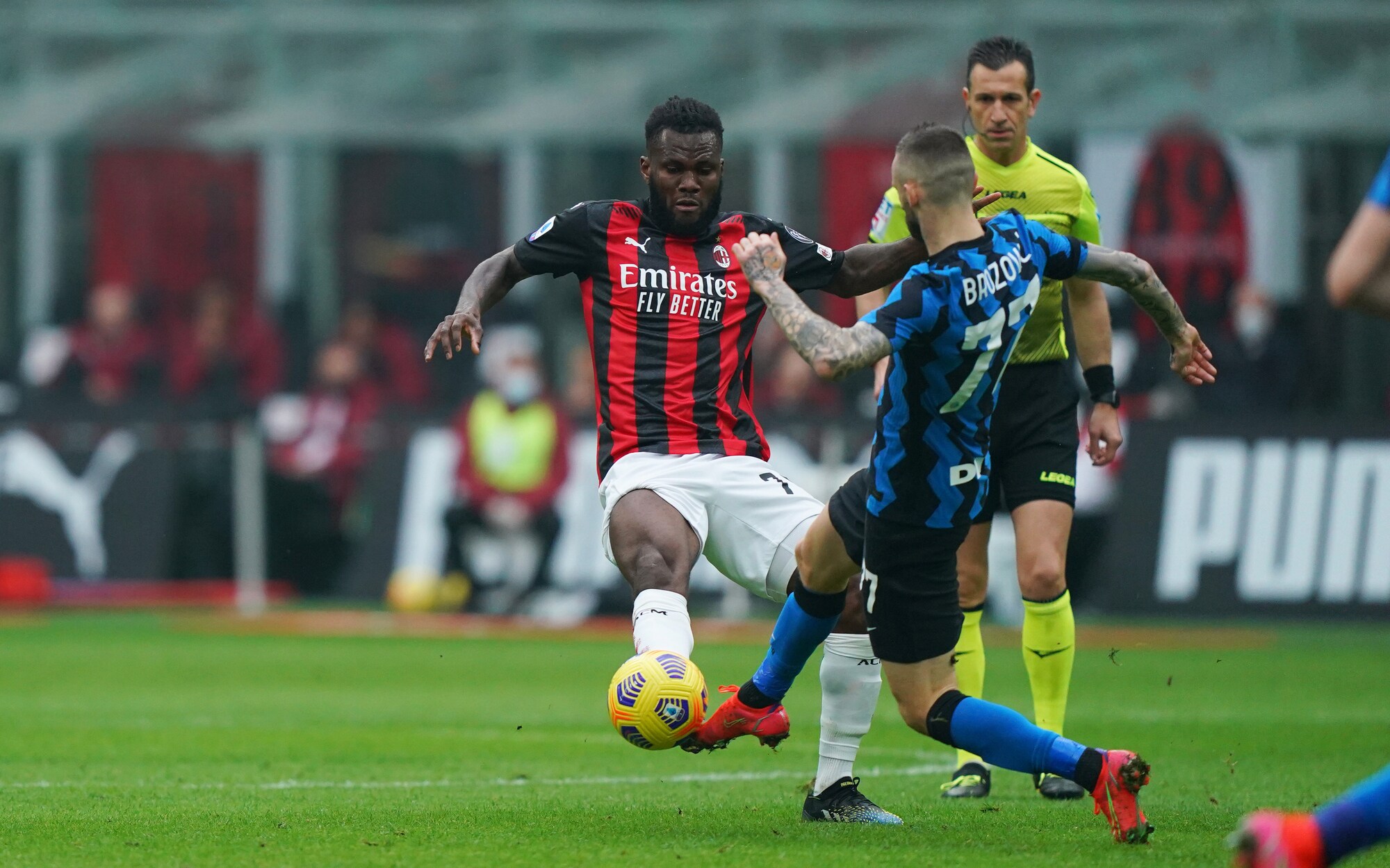 Milan, Kessie in stallo e spunta l'idea Brozovic