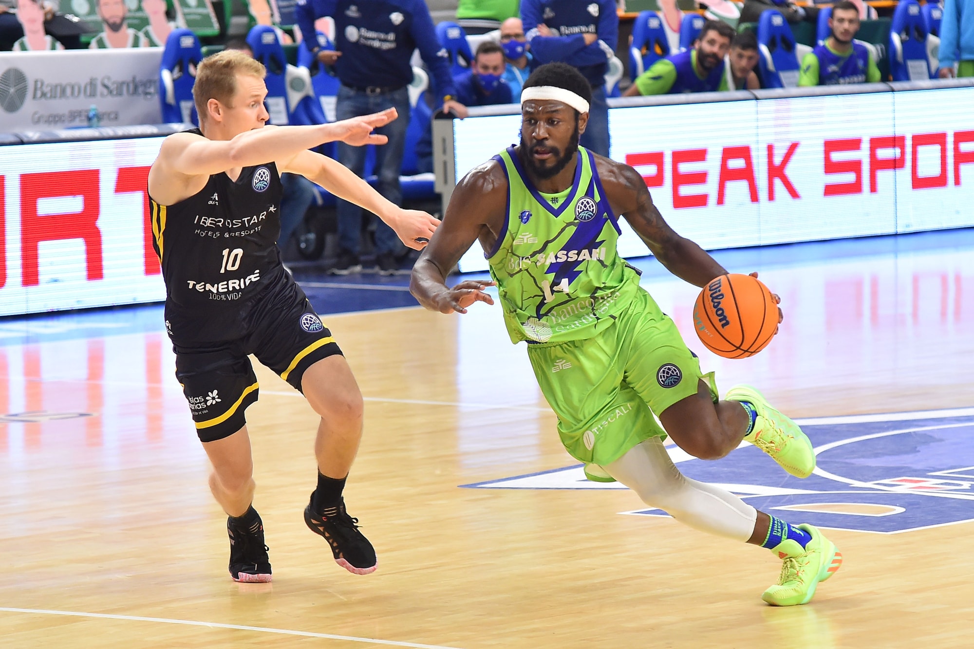 222045959 70301933 8036 40b1 82b5 5e38ed0c8e7b - Champions League, Sassari ko: Tenerife vince 87-60 222045959 70301933 8036 40b1 82b5 5e38ed0c8e7b - Champions League, Sassari ko: Tenerife vince 87-60