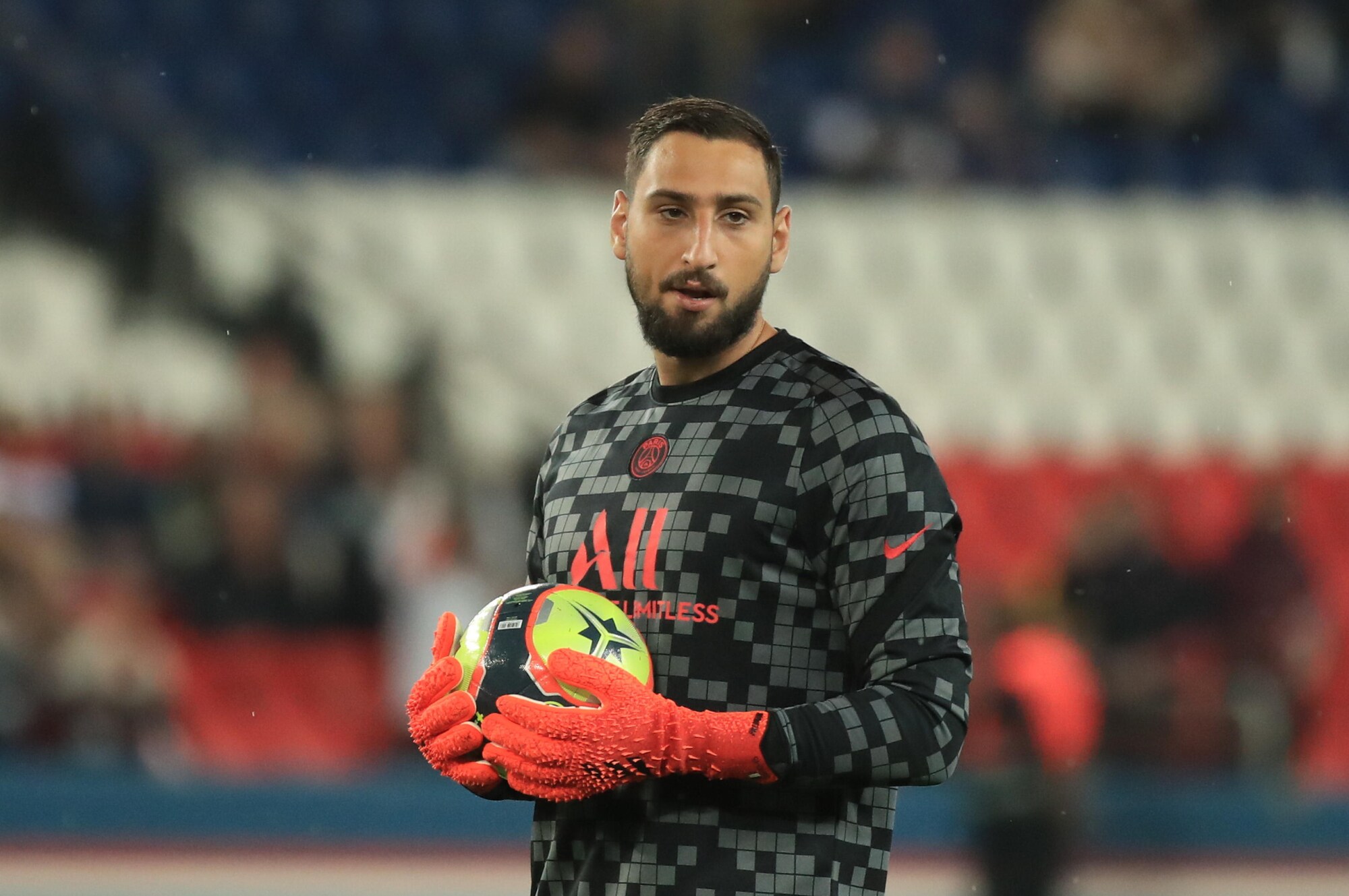 Psg, Donnarumma titolare per il ko di Navas