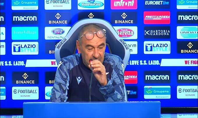 Sarri: "Questo calcio è uno show, non mi appartiene"