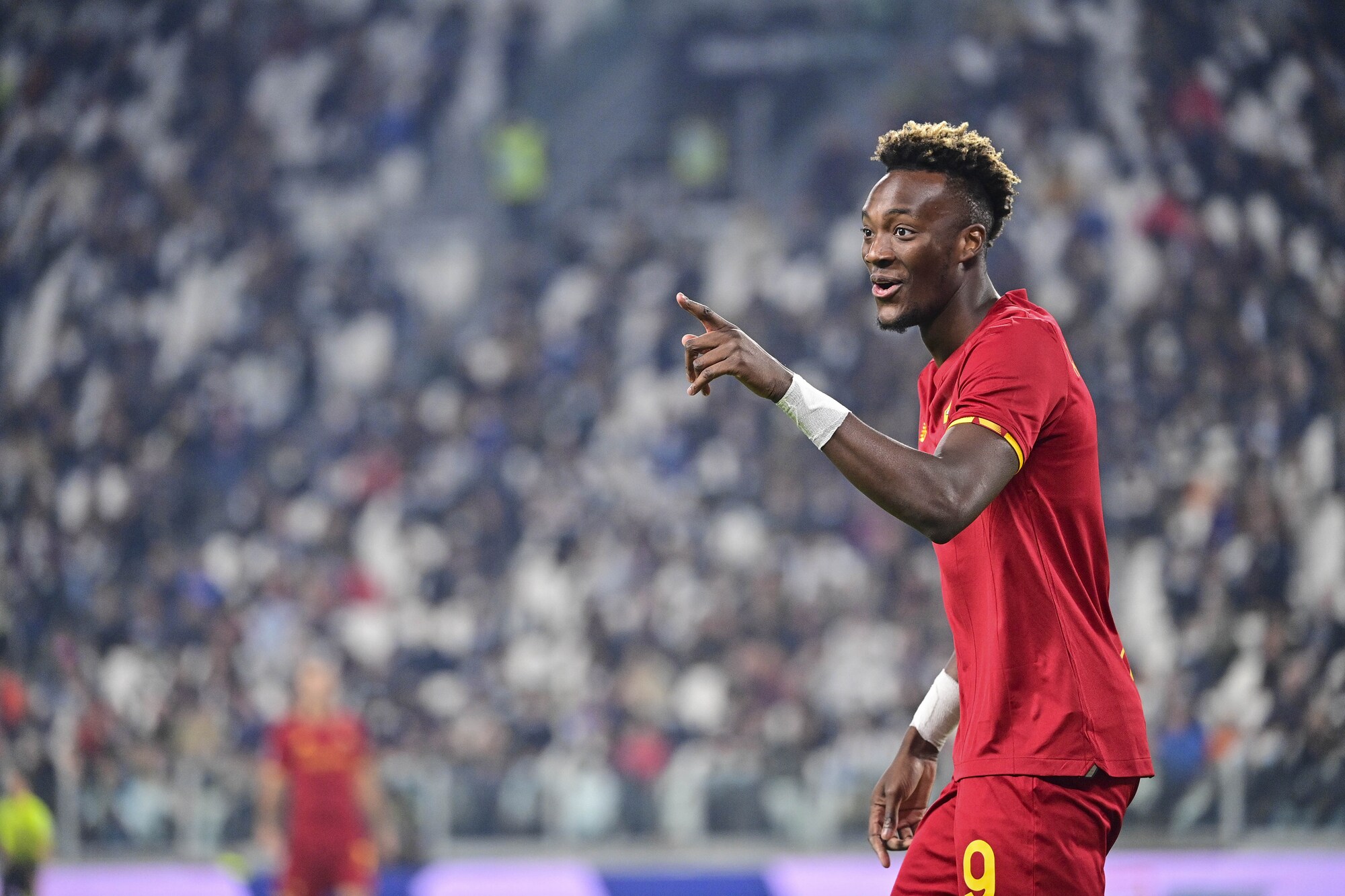 Roma, Veretout e Abraham si contendono il rigore: poi il francese lo sbaglia