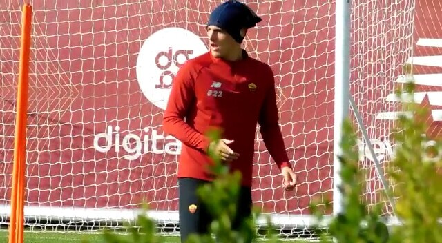 Roma, Zaniolo in campo: palleggi e cambi di direzione VIDEO