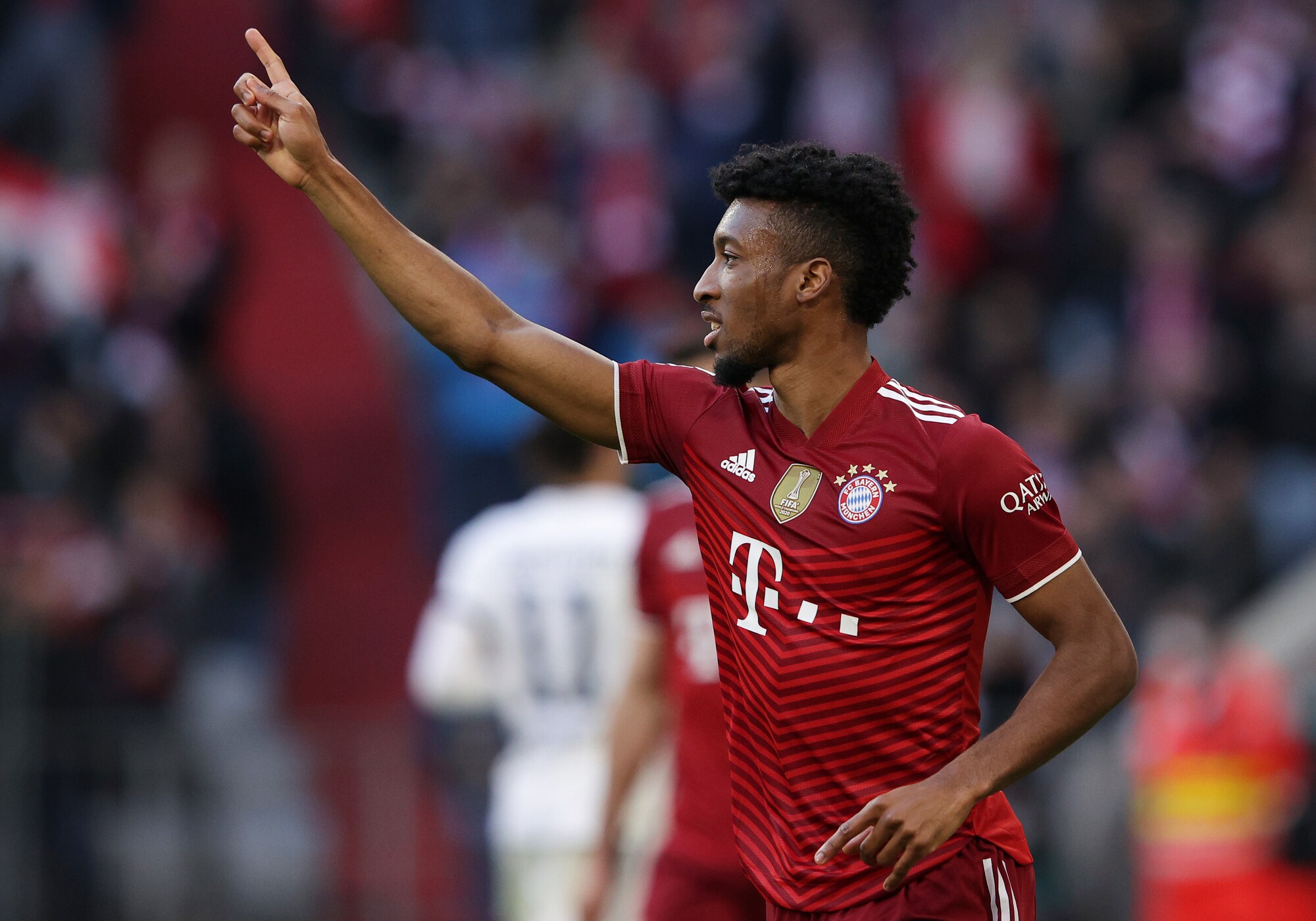 Il Bayern di Coman resta in vetta. Emre Can in gol con il Dortmund