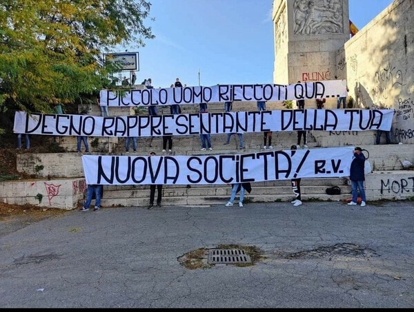 Roma-Napoli, striscione contro Spalletti: “Piccolo uomo, rieccoti qua…”