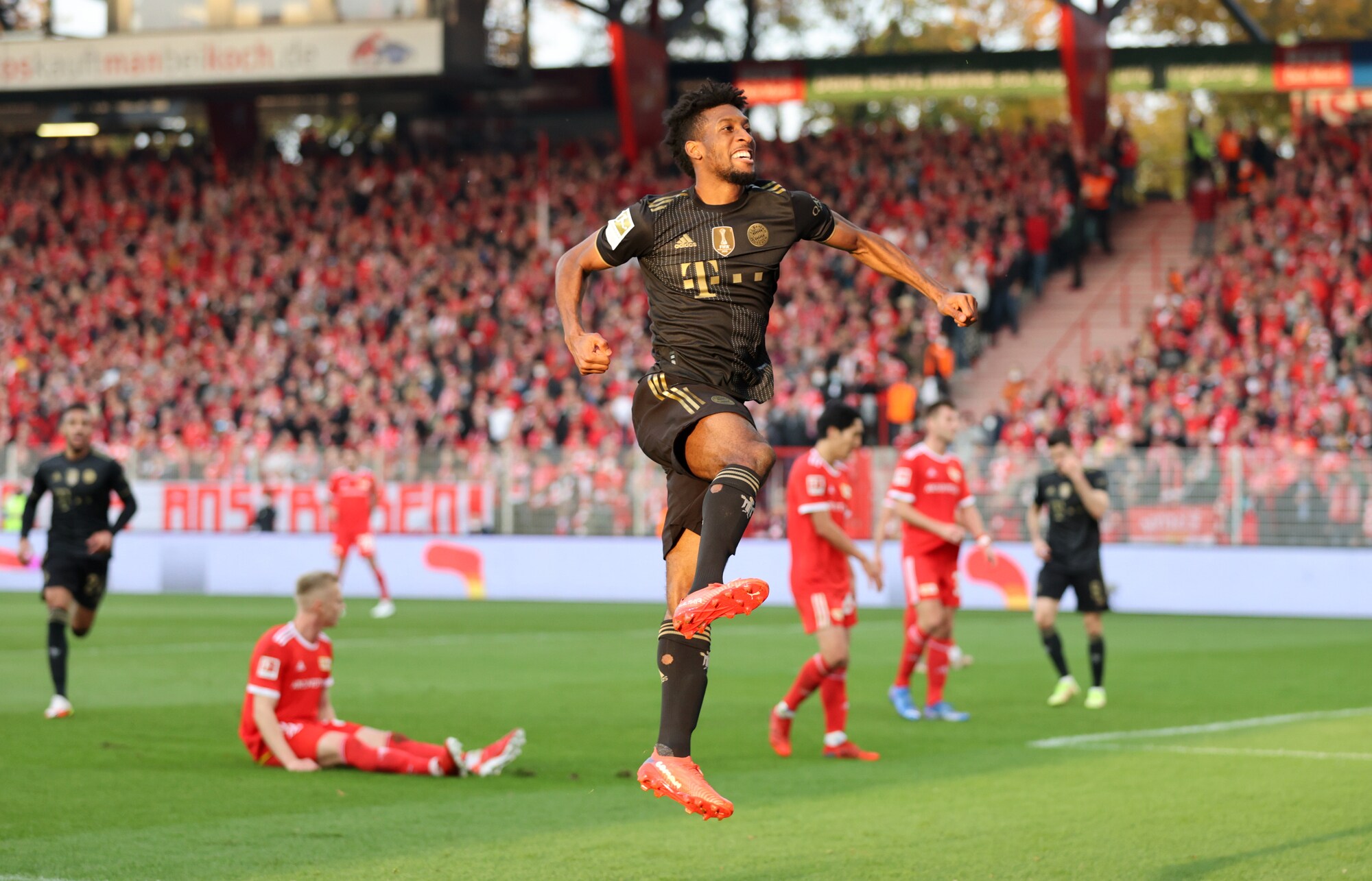 Bundesliga, cinquina del Bayern all'Union. Borussia sempre in scia