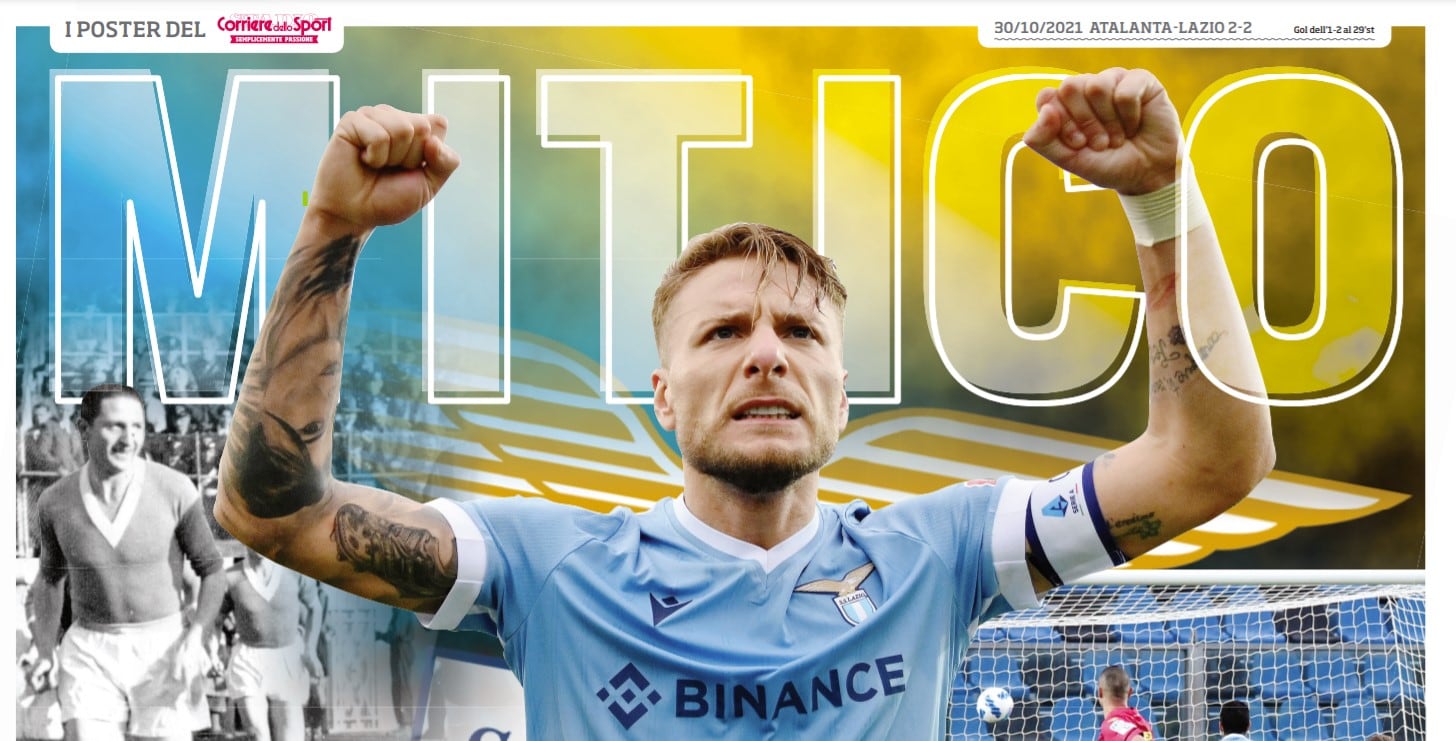 Il poster in doppia pagina al centro del giornale: Ciro Immobile nel mito, 159 gol con la maglia della Lazio