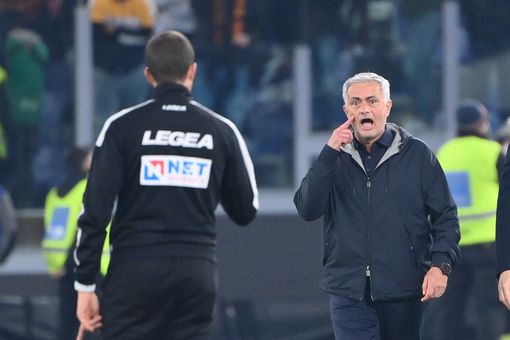 Mourinho furioso: “Se parlo mi squalificano. Non c’è rispetto per la Roma”