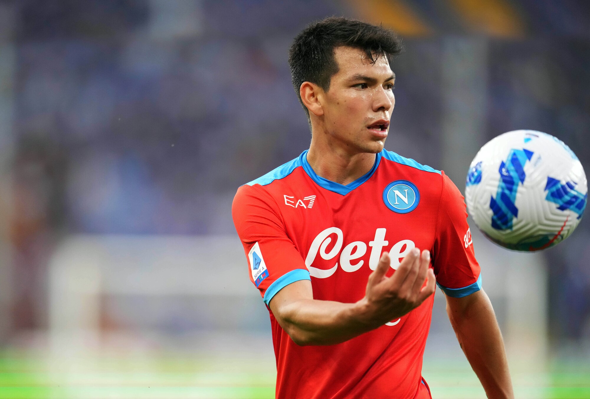 Napoli, terapie per Ounas. Lozano rientra alla base