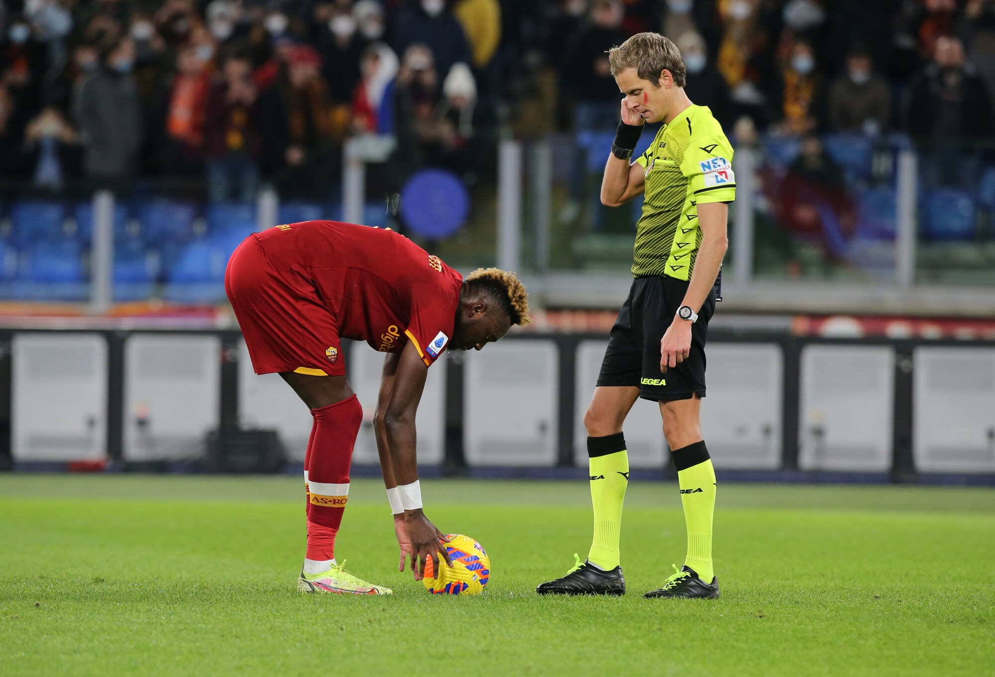 Roma, Abraham nuovo rigorista? Ecco le gerarchie di Mourinho