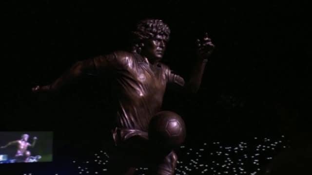 Tributo Maradona: ecco la statua di Diego!