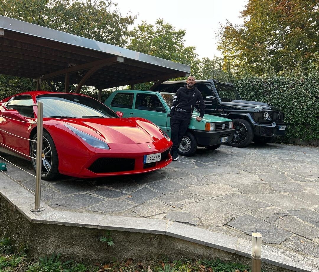 Ladri in casa di Vidal: puntano la Ferrari, prendono la Brabus da 400mila euro ma lasciano la Pandita