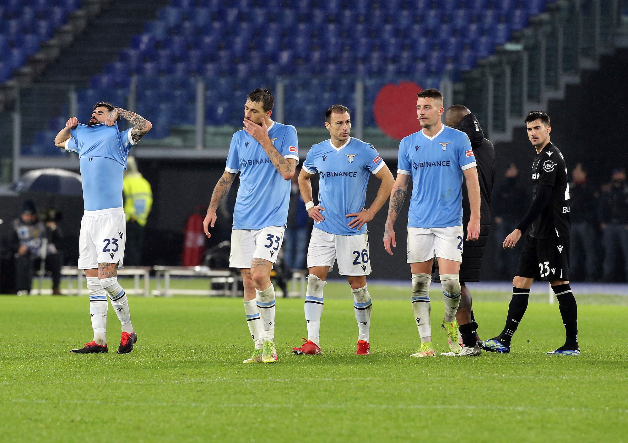 Lazio, incubo gol presi: difesa horror, numeri da brividi