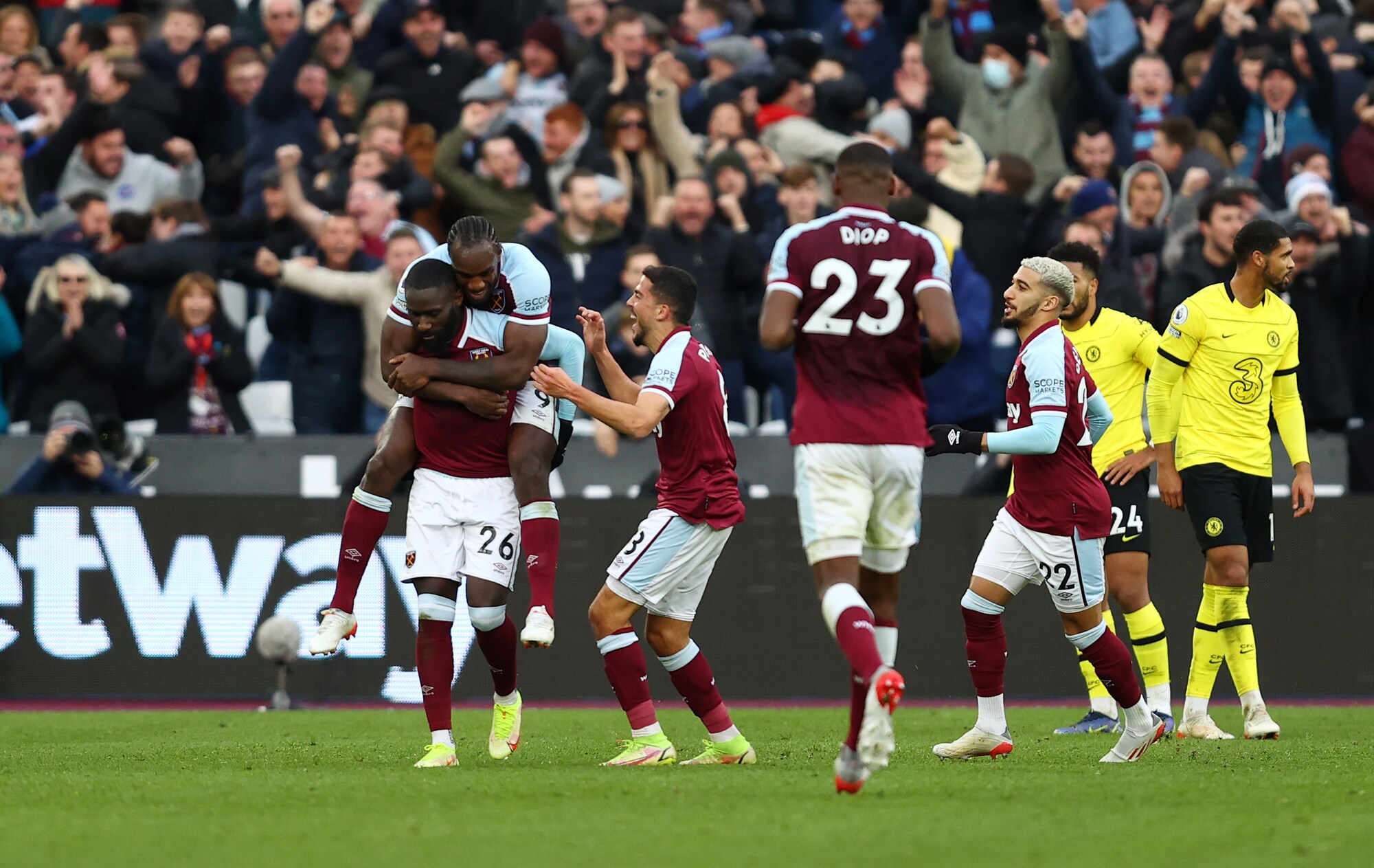 Premier, Chelsea beffato dal West Ham: Guardiola fiuta il sorpasso