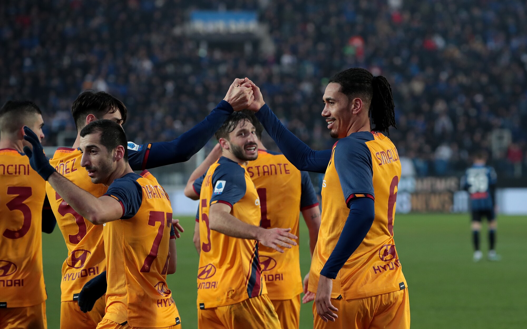 Roma, delirio dei tifosi: “Atalanta asfaltata, è la vittoria di Mourinho“