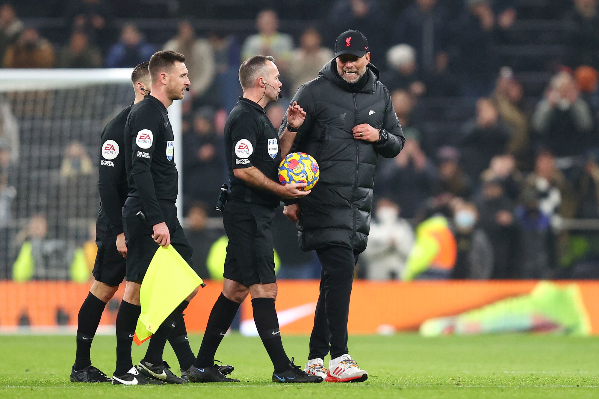 Liverpool, Klopp contro l'arbitro: “Che problemi ha con me?“